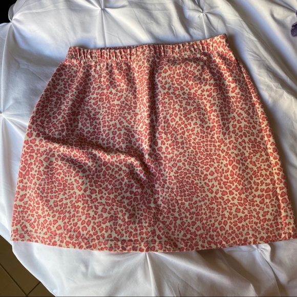 Brandy Melville Dresses & Skirts - leopard phoebe skirt